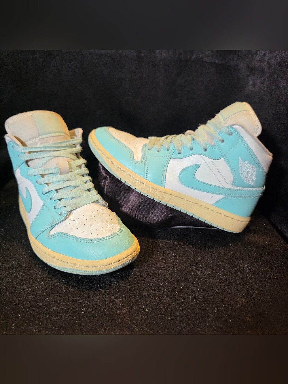 Nike Air Jordan 1 Retro High OG - White/Turquoise Womens Size 8